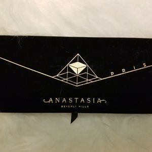 Anastasia Beverly Hills Prism Eyeshadow Palette